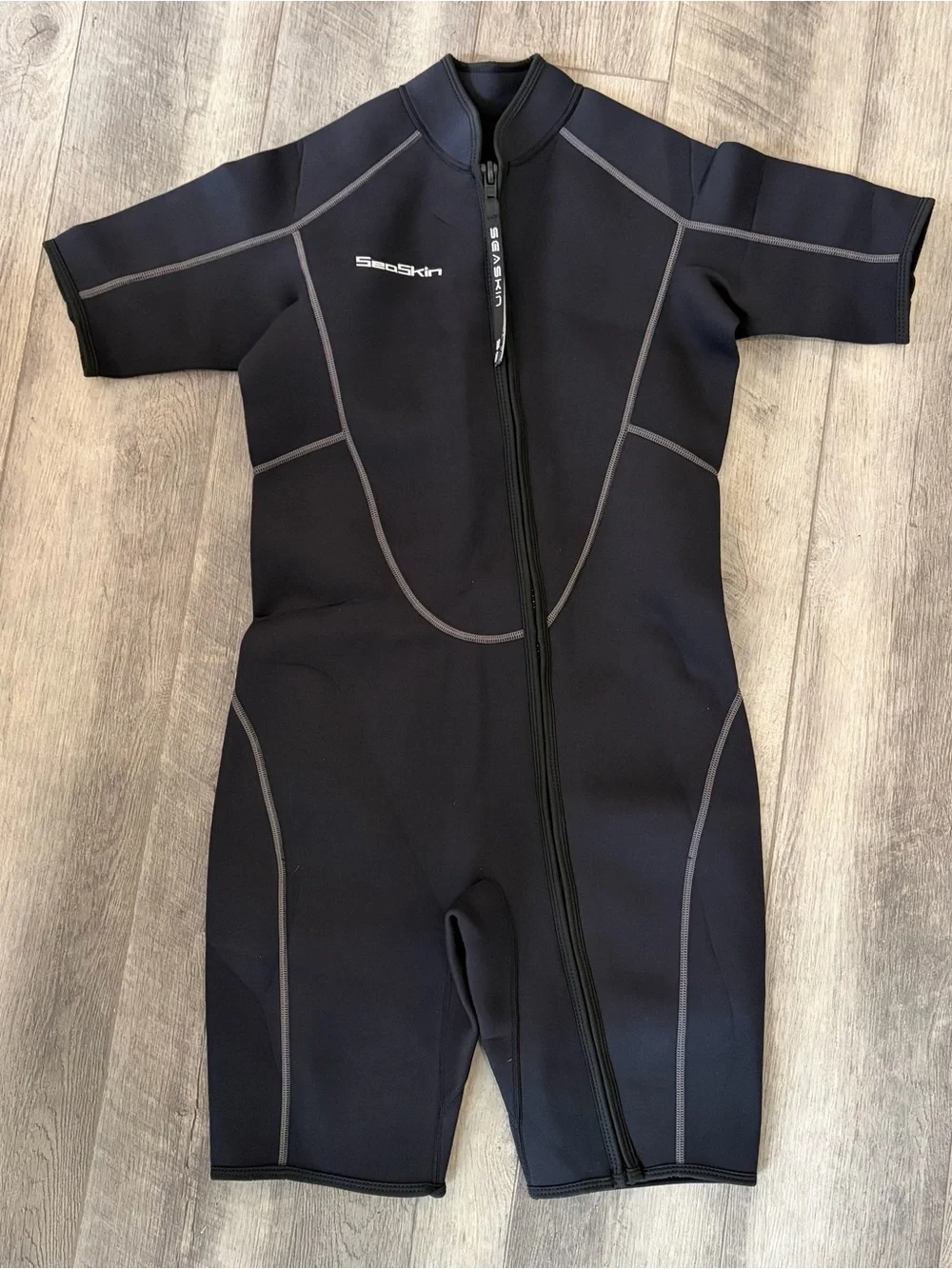 Seaskin 3MM Shorty Wetsuit Scuba-suit Medium Black Full Front Zip.